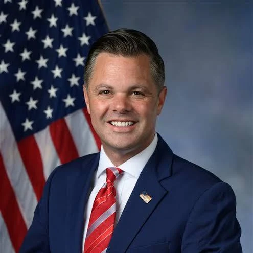 Retrato oficial del congresista Zach Nunn, autor de la CLEAR Forms Act — junio 2026